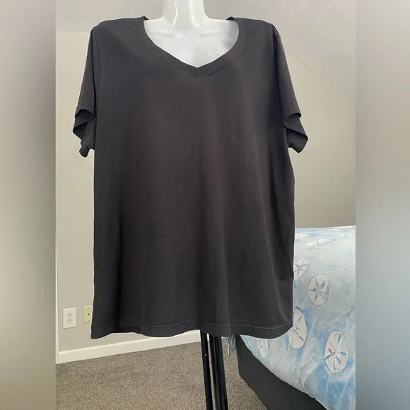 Black V-Neck T-Shirt Time And Tru - Picture 8 of 8